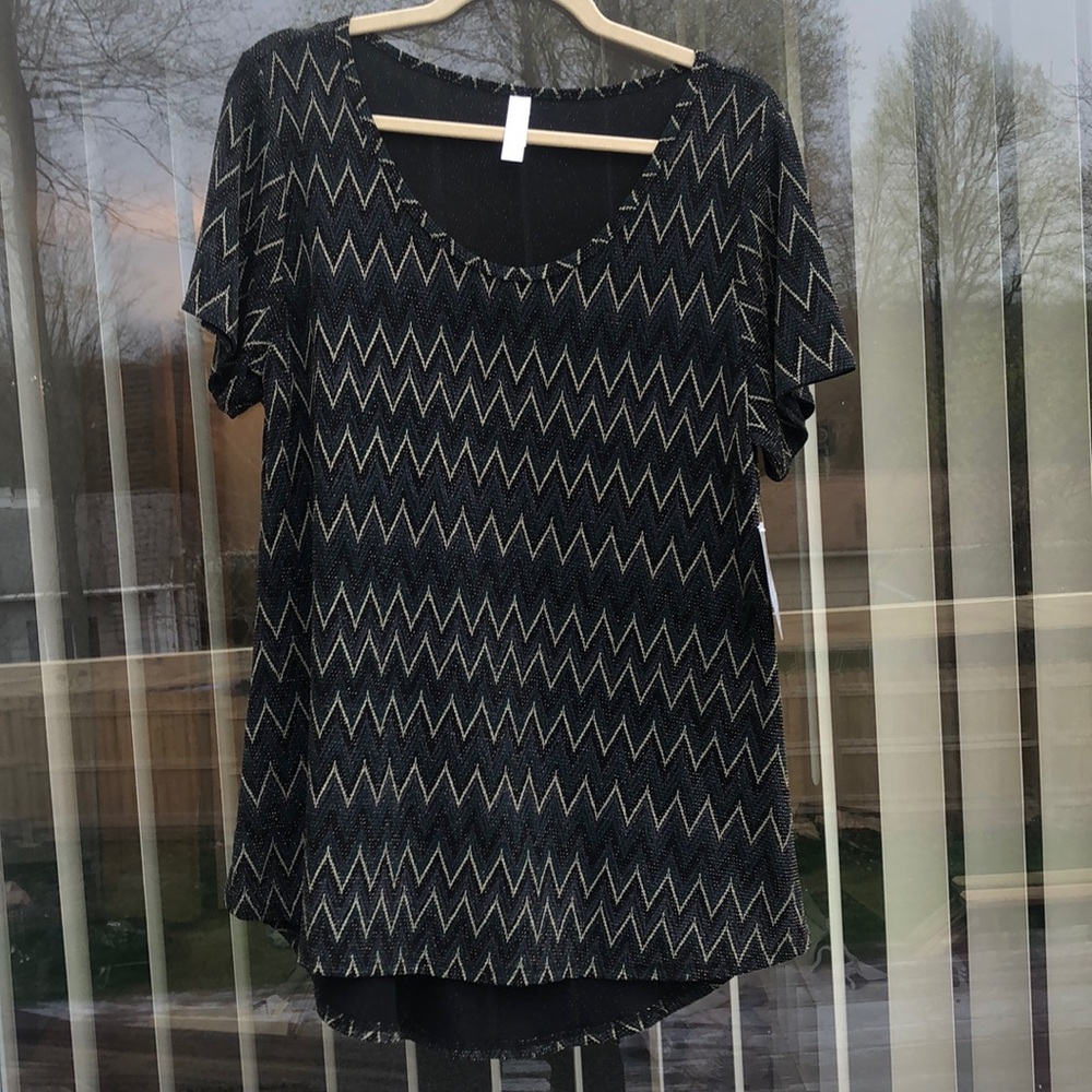 NWT Lularoe ClassicT Large elegant chevron holiday